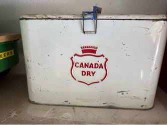 Vintage Canada Dry ice Chest