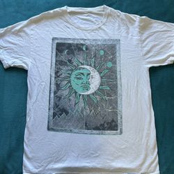 White Shirt With Design 