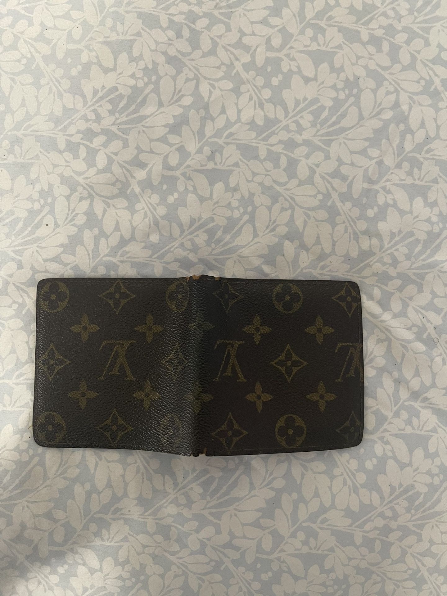 louis vuittons wallets authentic used