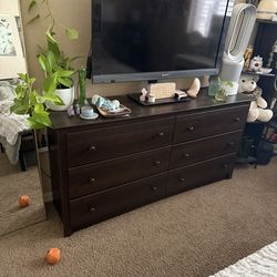 6 Drawer Wooden Dresser