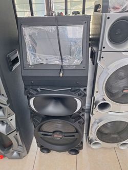 Max Power Large Party Speaker with Display