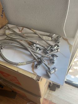 Water lines for kitchen sinks