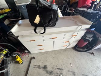 LED dresser