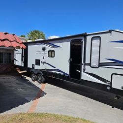 2021 Alpha Wolfe RV