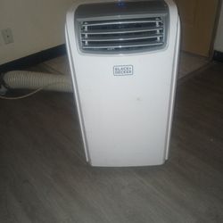 Black and Decker Portable   AC