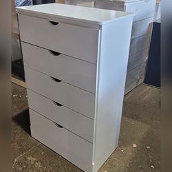 Five drawers dresser with rails