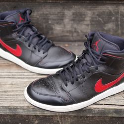 Nike Jordan 1 MID retro Black/Red/White Size9