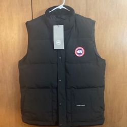 Black Canada Goose Vest Size L