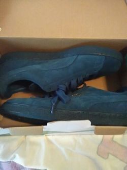 Pumas size 9.5