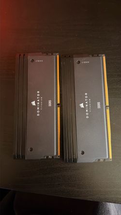 Corsair Dominator Titanium 32 GB (16 x 2 GB) DDR5 Ram 6000Mhz