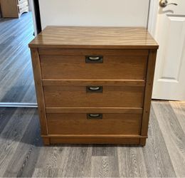 Gorgeous Light Brown 3 Drawer Wood Dresser