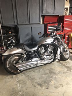 200 5 Harley Vrod 7160  Miles 