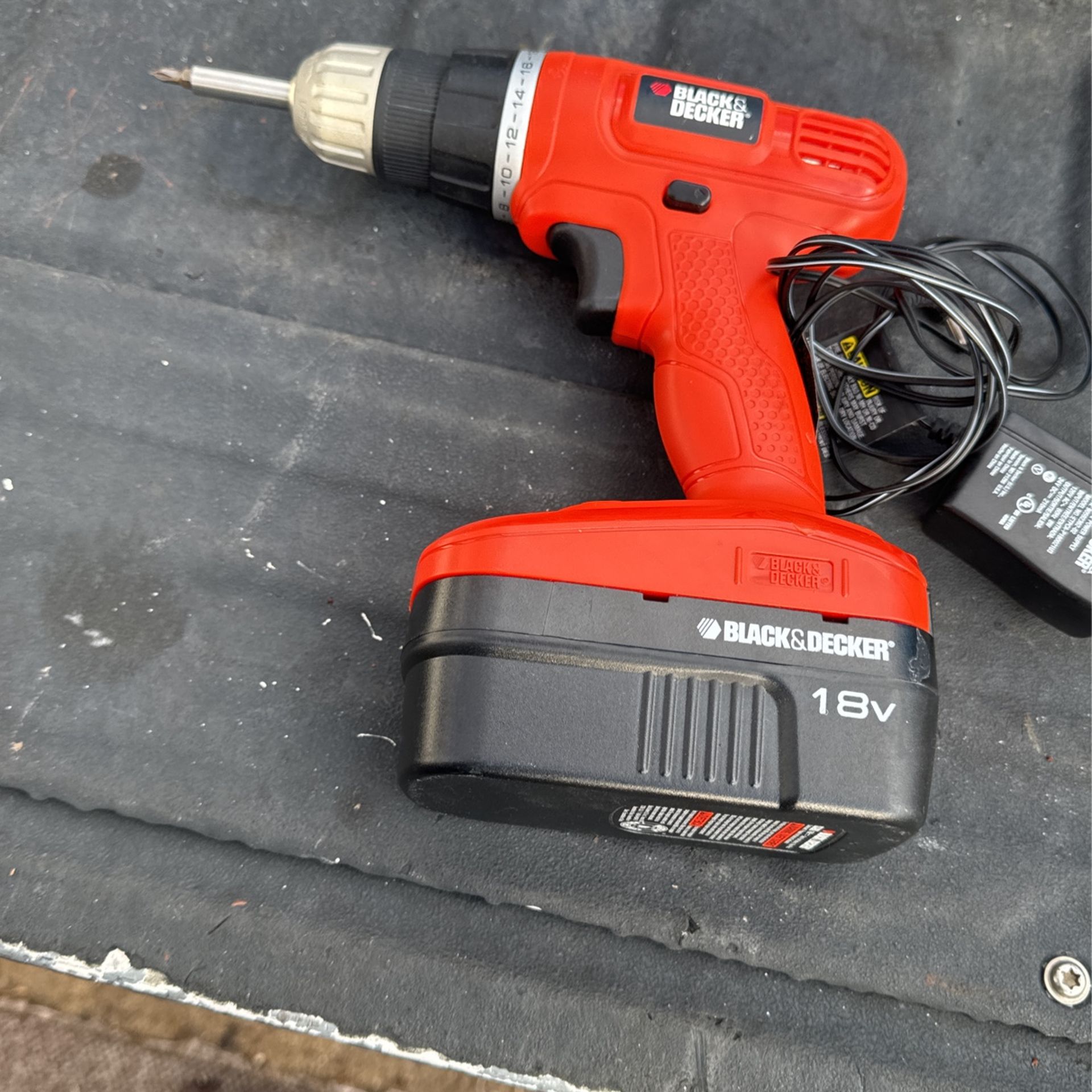 Black&Decker 18 Volts Drill