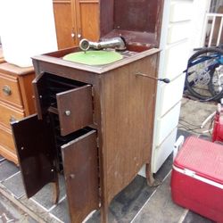 1906 Victarola Talking Machine Lp