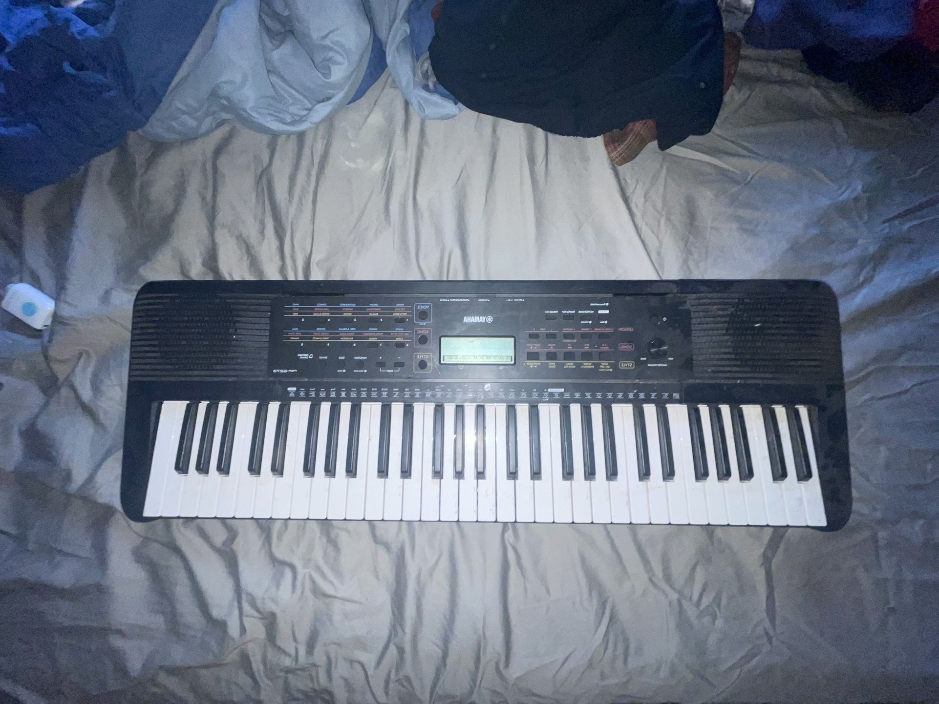 Yamaha PSRE273 61 Key Portable Keyboard