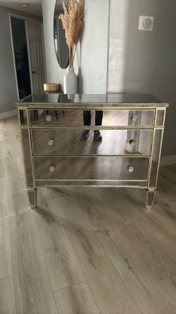 Free dresser