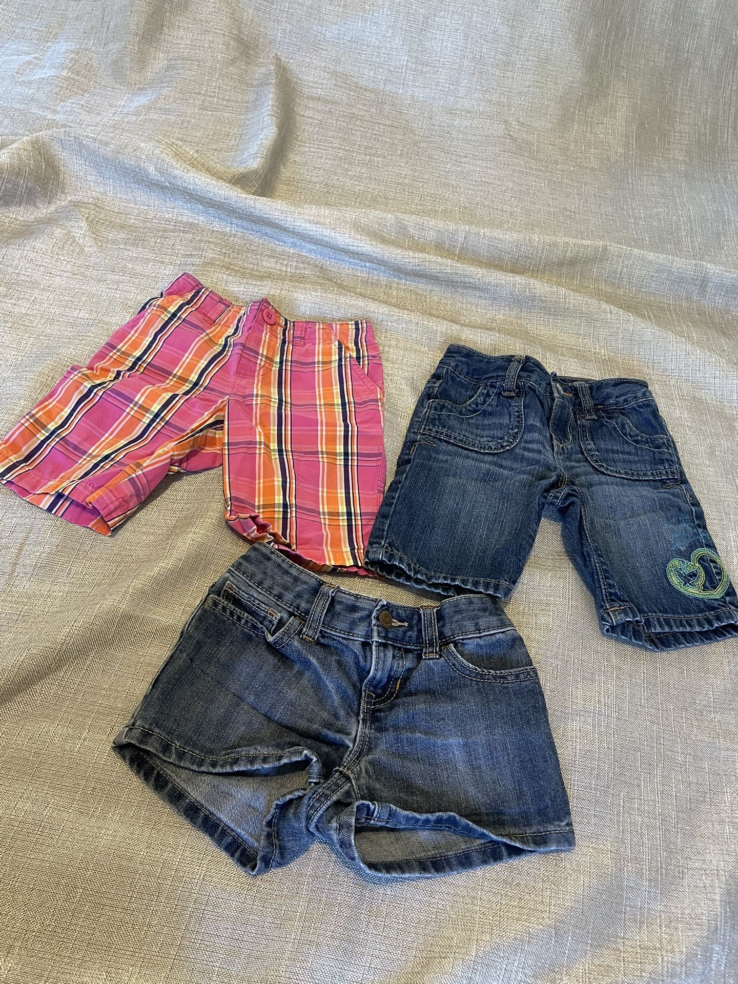 13 Piece Lot of Girls Size 5 Summer Clothes.