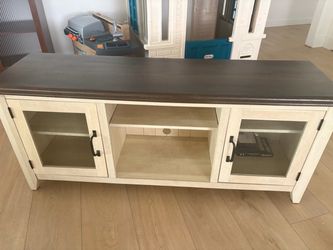 Entertainment center TV Stand