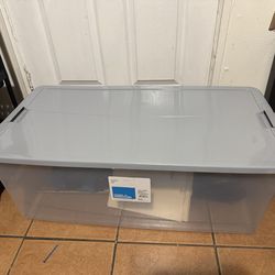 110  Quart Storage Bin (used )