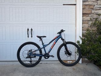 24" GT Stomper Pro Kids Mountain Bike – Disc Brakes & Front Suspension