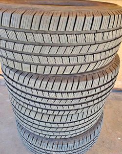 255/55/20  Michelin 📍📍 Vendo un set de llantas con 80% de vida las 4 📍🌟
