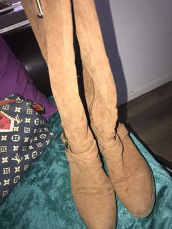 Knee high boots  7.5