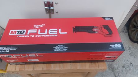 M18 FUEL 18V Lith-Ion Brushless Cordless SAWZALL Reciprocating Saw w/