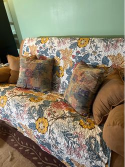 5 piece Futon Sofa set (Full size) w/Chair & Ottman, 1 side table and 1 Coffee Table