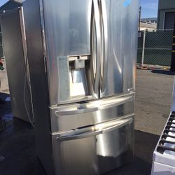 LG 4 Door French Door Refrigerator 