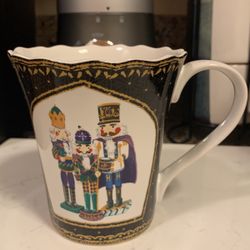 ROBERT STANLEY CUP HOME COLLECTION NUTCRACKER CUP for Sale in El Cajon, CA  - OfferUp