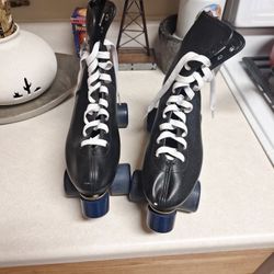 ROLLERSKATES SIZE MEN'S 9. -- $45. FIRM PRICE 