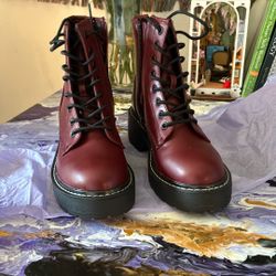 Steve Madden  burgundy combat  grunge 90’s boot size 5