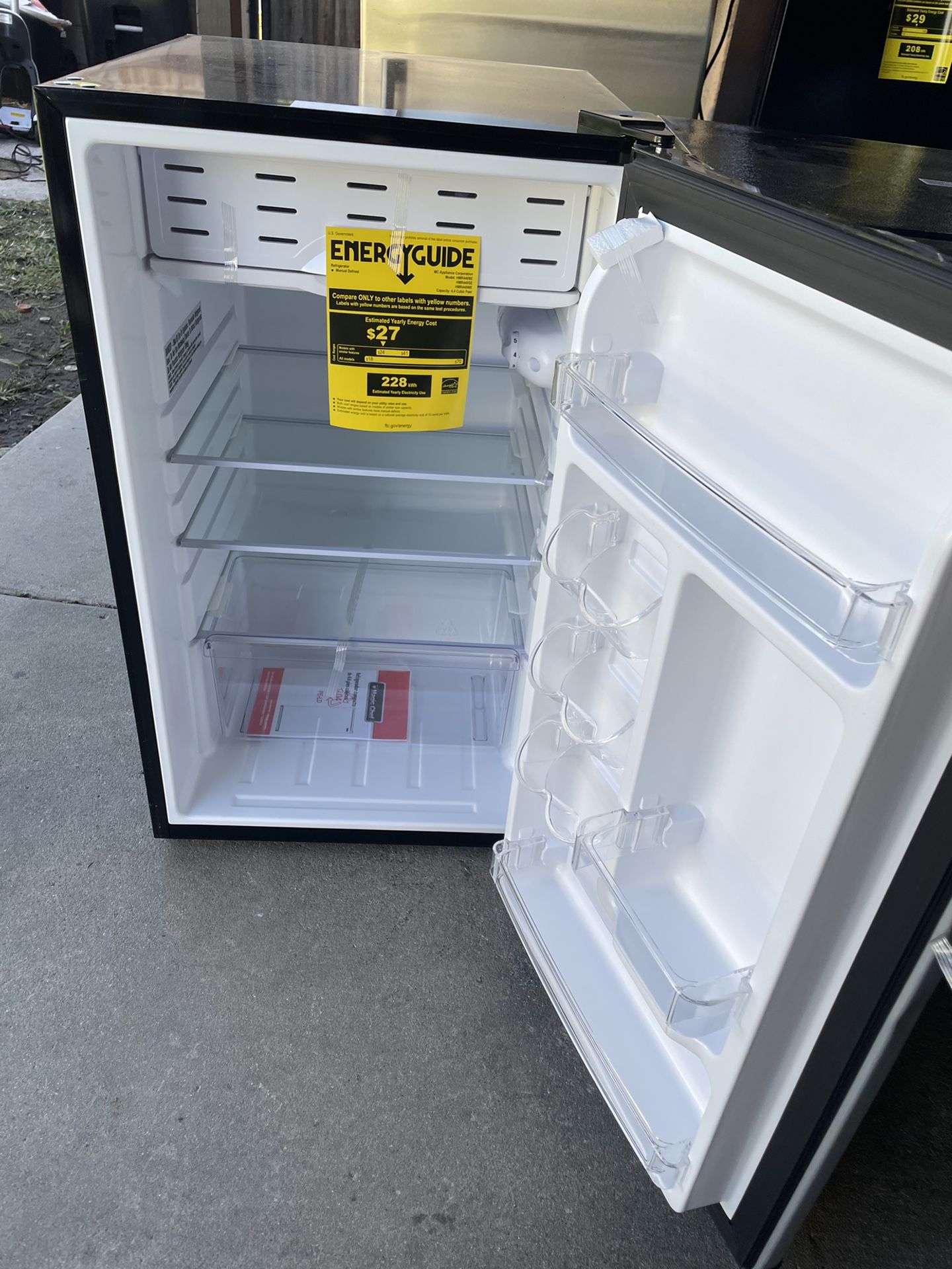 Magic Chef Compact Mini Fridge