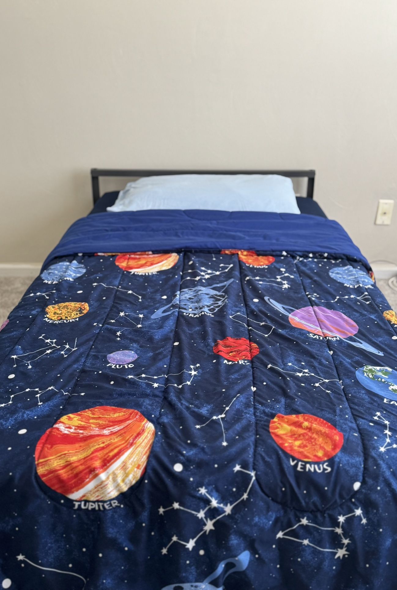**Great Deal**Twin size boy’s Bed Frame Mattress & Comforter For Boys