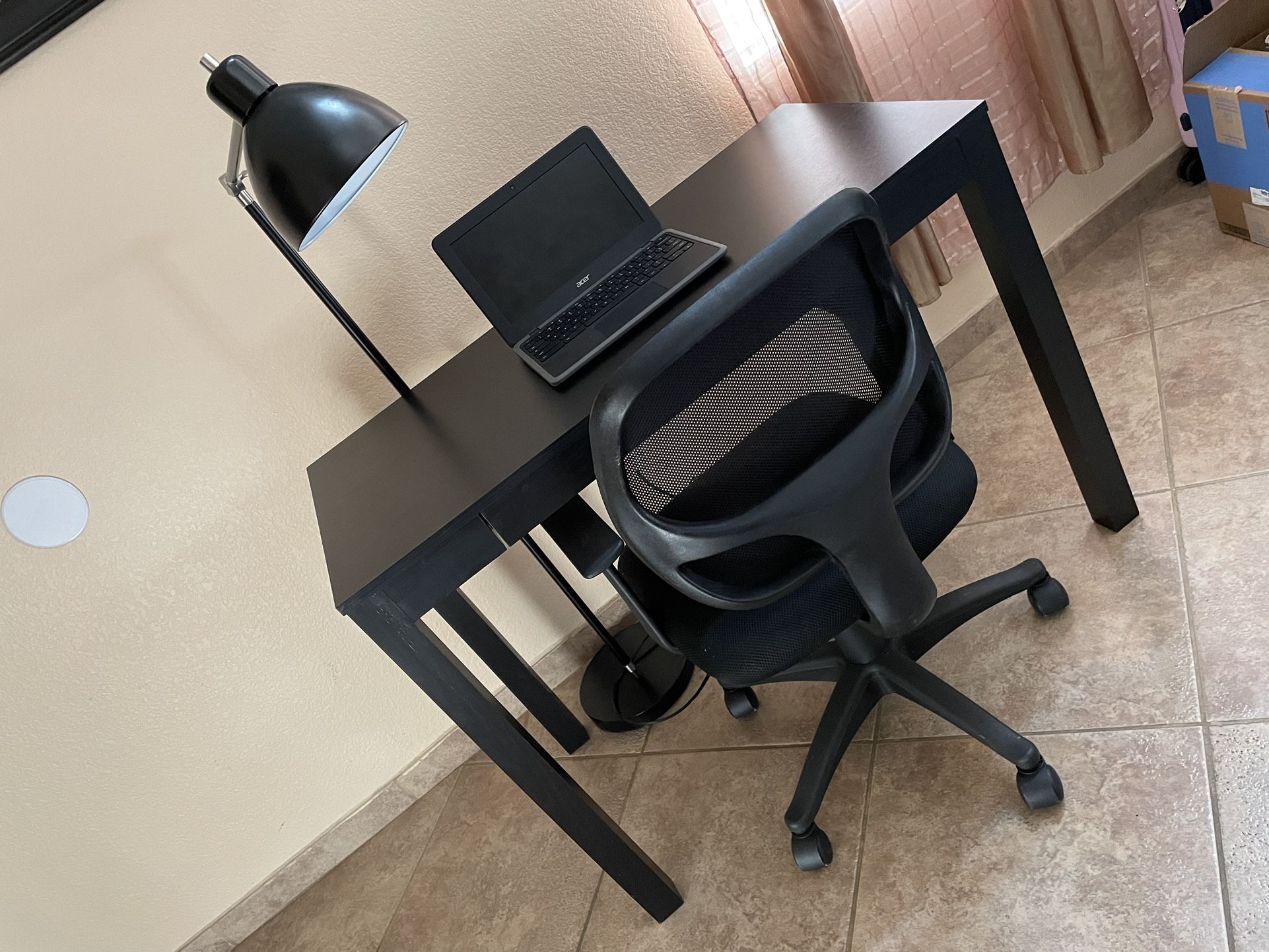 Desk With Chair With Lamp All Excellent Condition H30W40D20 free delivery