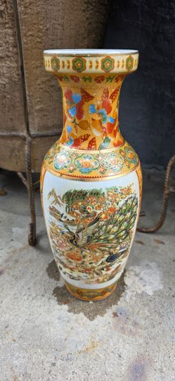 Decorative ceramic vase