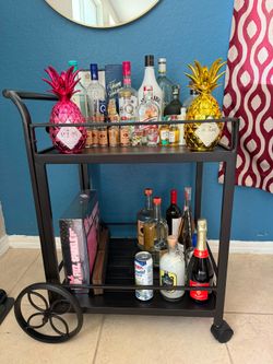 Modern Rolling Bar Cart / Beverage Cart – Excellent Condition