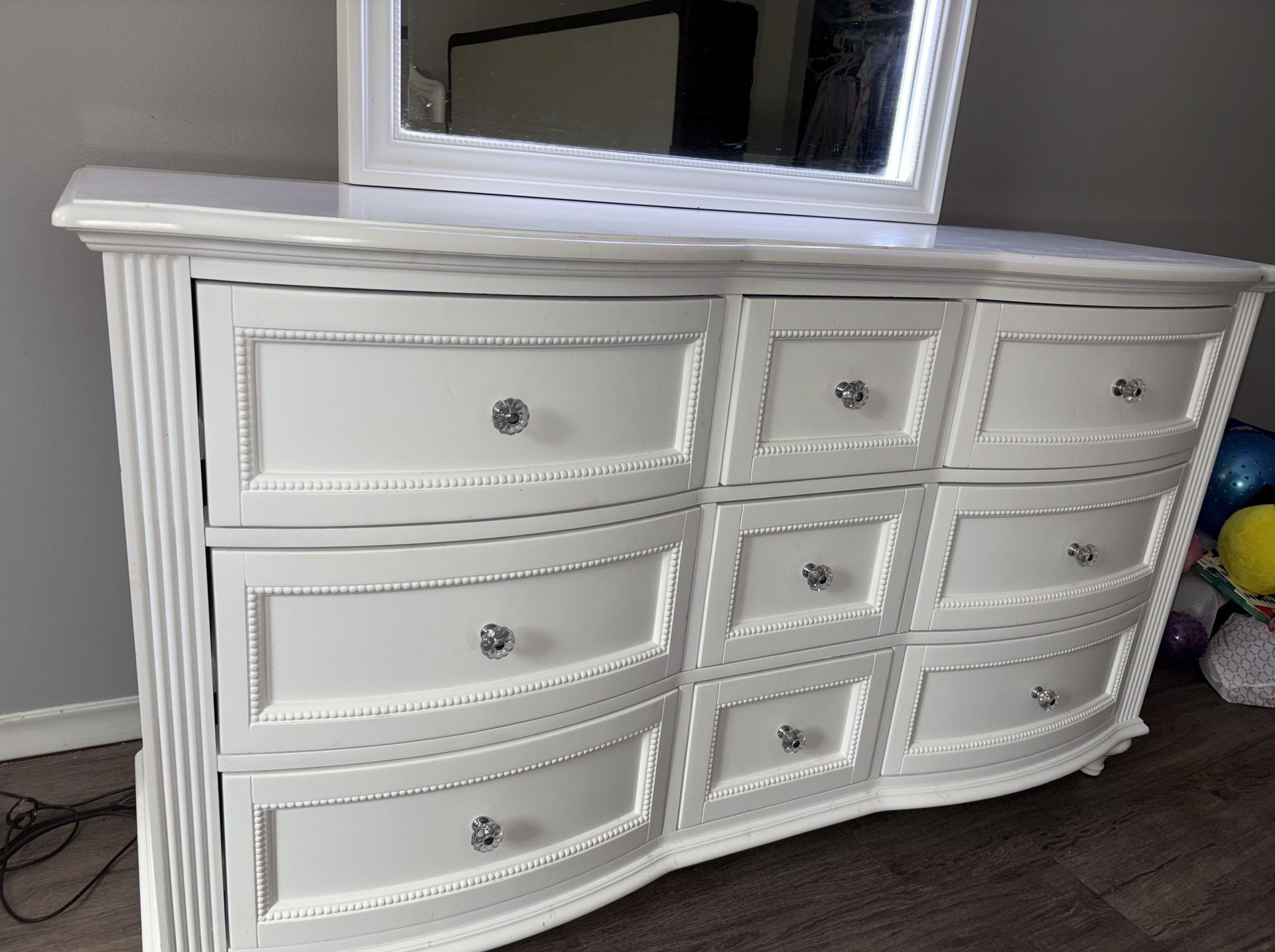 Madelyn Full Bed And 9 Drawer Dresser & Mirror