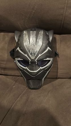 Black Panther Marvel Light Up Mask Hasbro 2017
