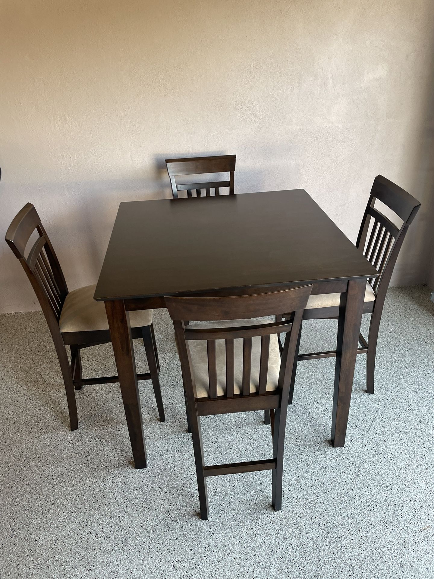 Hightop Table Set