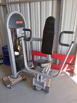 Star Trac chest press
