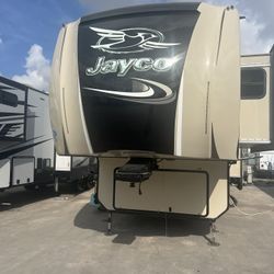 Jayco 36 Ft Pinnacle 