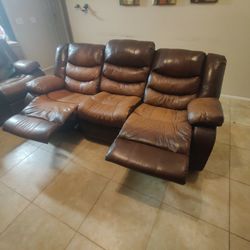 Leather Reclining Sofas