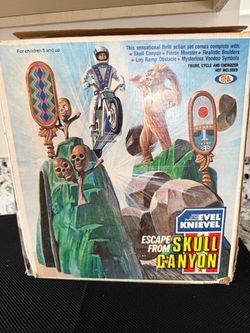 Vintage Evel Knievel Escape From Skull Canyon Motorcycle Play Set