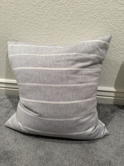 Throw Pillows 