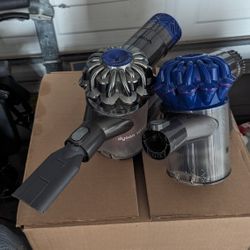 (2) Dyson V6 Used + Accessories