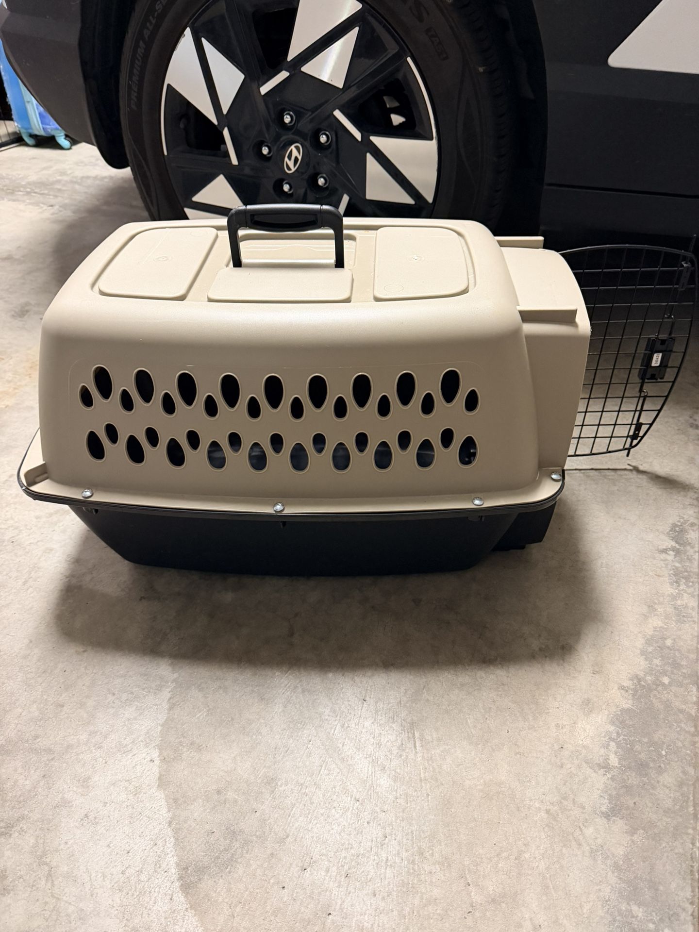 New 24 Inch Dog Carrier