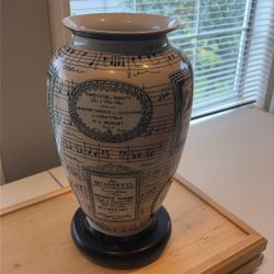 Beautiful Music 🎶 Design Vase