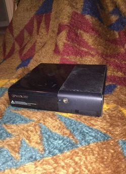 Old Xbox 360 with GTA and controller
