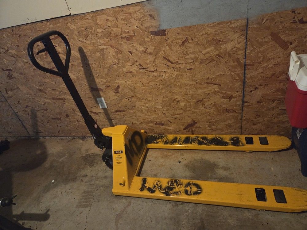 Pallet jack.. 125